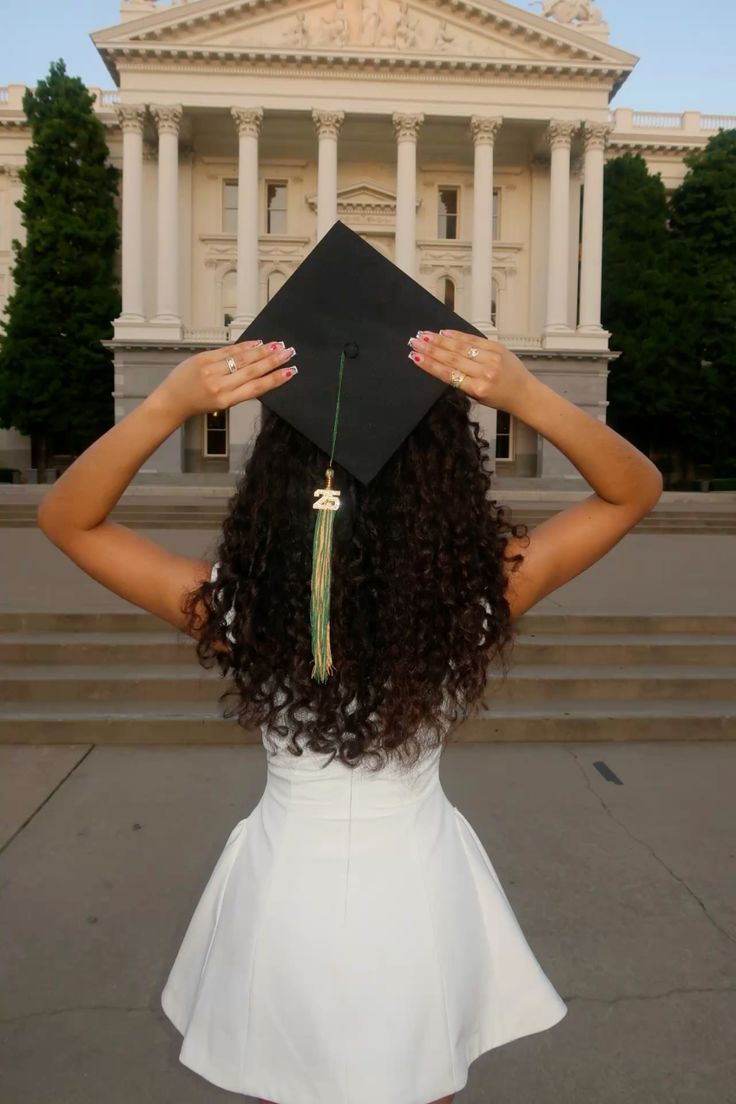 Lidya — graduation photoshoot